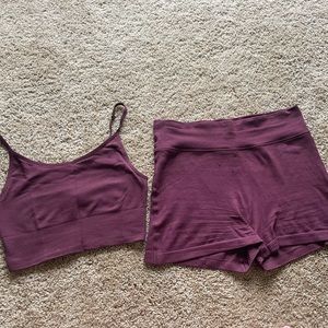 Seamless Rib-Knit Old Navy Set - biker short and bra in dark red wine color